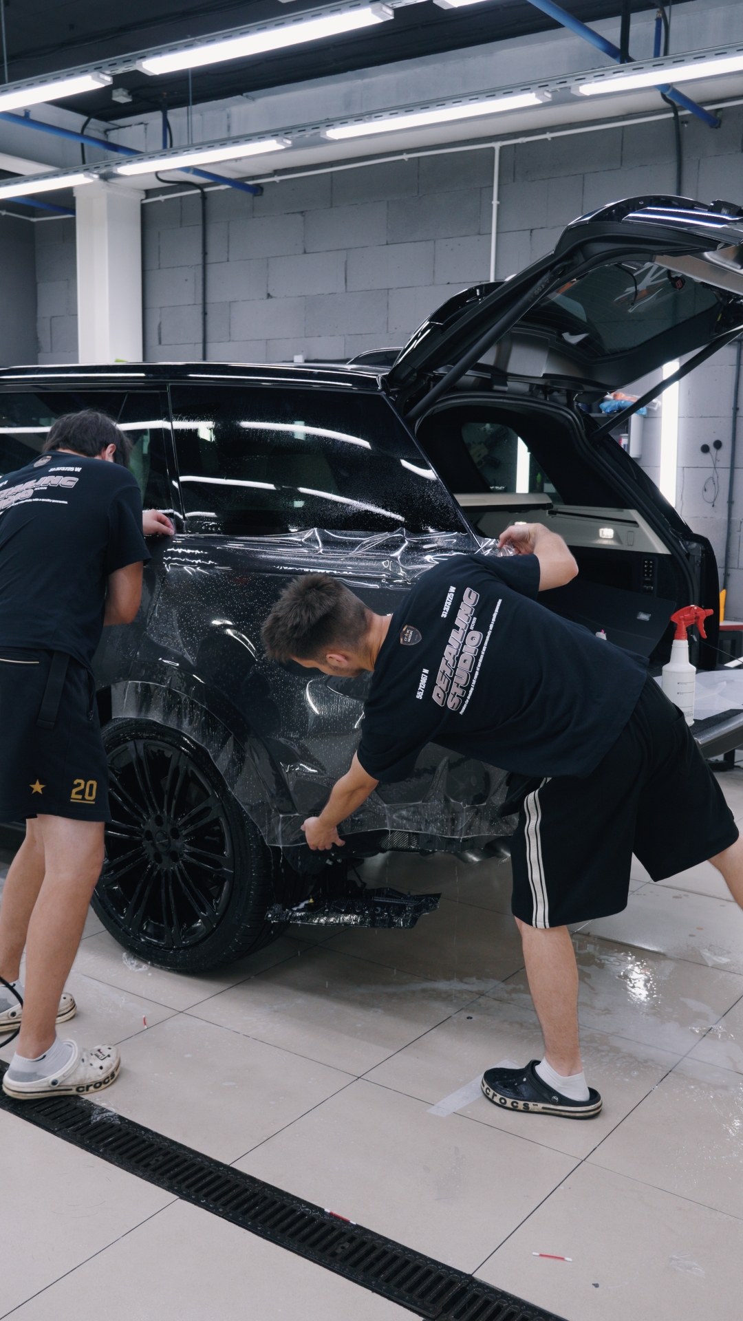 Оклейка автомобиля полиуретановой защитной плёнкой в Stars Motors